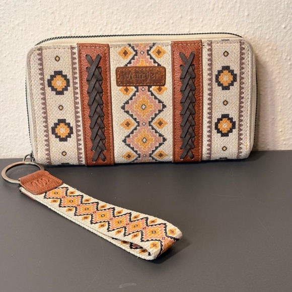 Wrangler Handbags - Wrangler Zip Around Wallet Womens OS Brown Excellent Southwestern Boho Wristlet